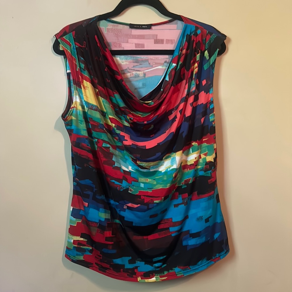 Sleeveless top w/ pixelated design, gathered scoop neck